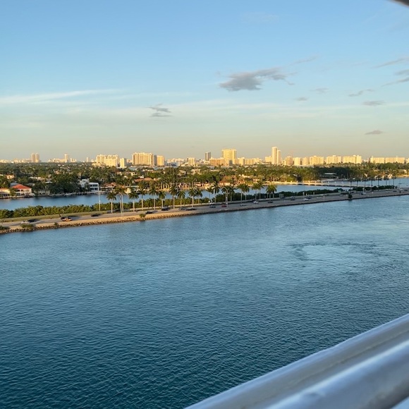 Meet the Posher Other - Meet your Posher, Gabriela